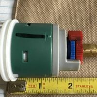 Single lever shower or tub valve cartridge